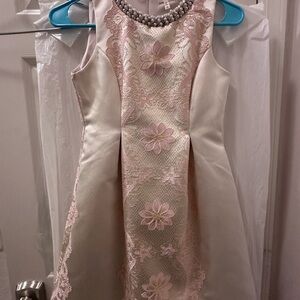 Elegant Girls' Pink & Cream Floral Lace Formal Dress with Pearl Neckline